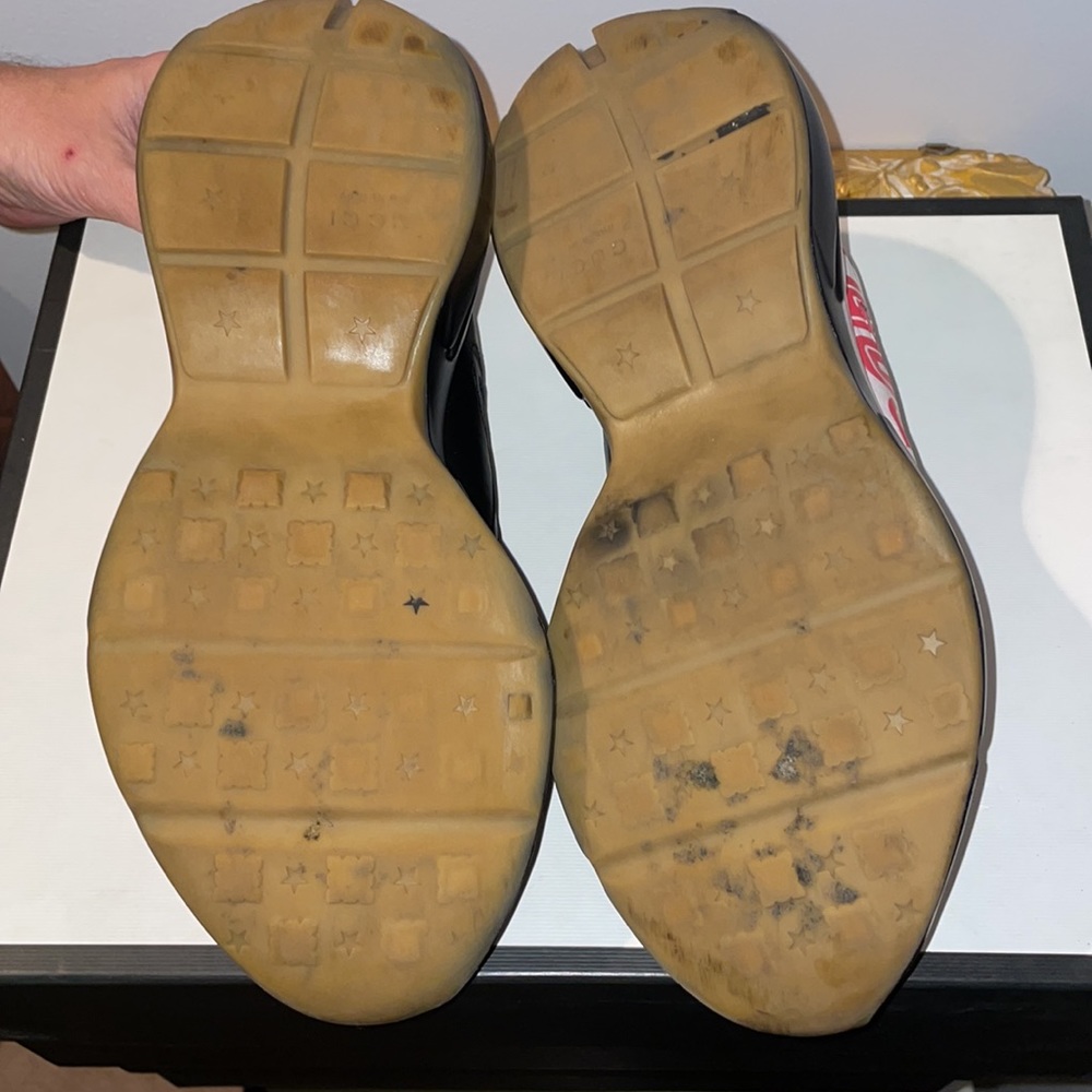 Authentic gucci mens Rhyton sneakers - Picture 6 of 15